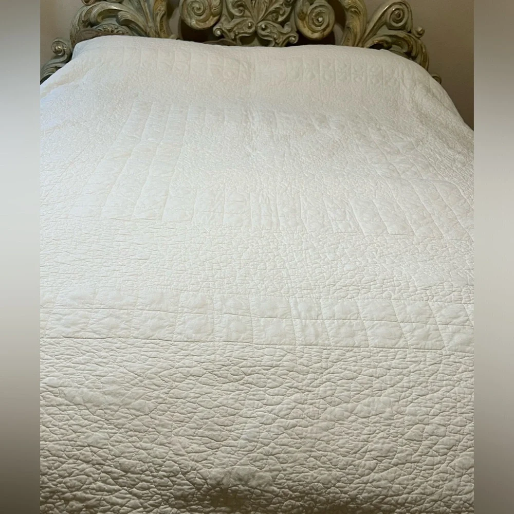 YO YO QUILT, SUFFOLK PUFF QUILT, NOSTALGIC HOME FASHIONS, QUEEN SIZE
